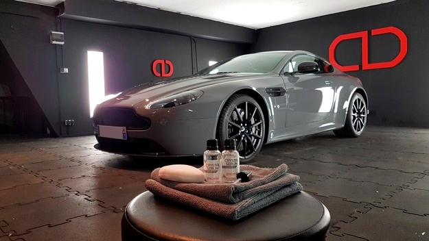 Aston Martin Vantage S V12 with Gtechniq ceramic treatment