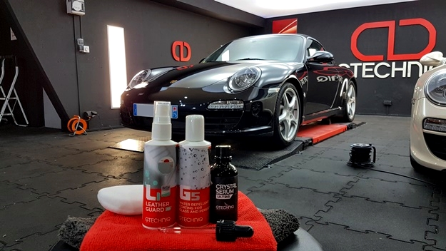 Crystal Serum Ultra ceramic coating on a Porsche 997 Carrera 4S Cabriolet