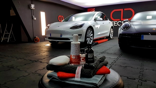 Tesla Model 3 showing the hydrophobic properties of Gtechniq ceramic